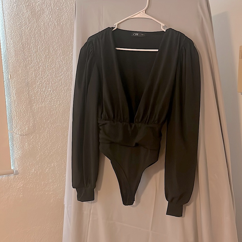 Long sleeve black bodysuit (never worn)- small